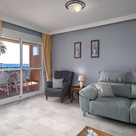 Fantastic Beachfront Apartment Estepona Bagian luar foto