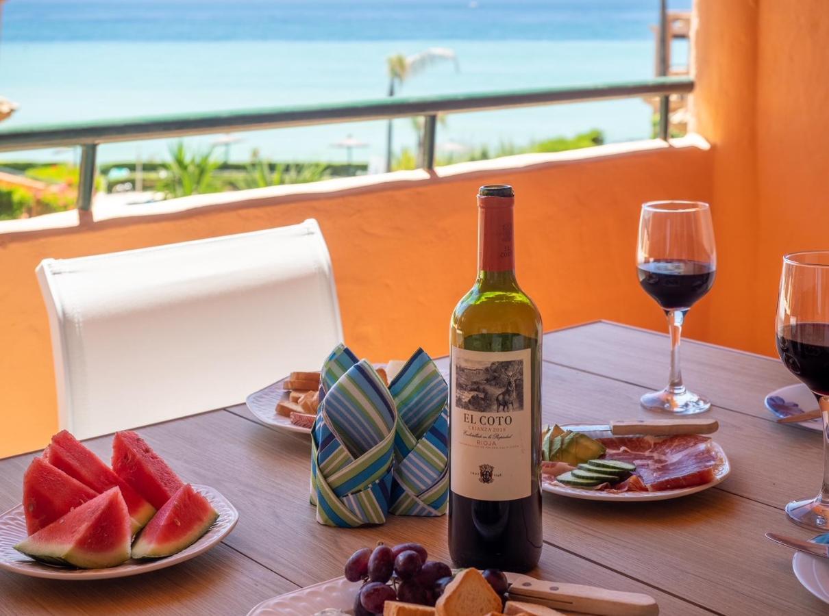 Fantastic Beachfront Apartment Estepona Bagian luar foto