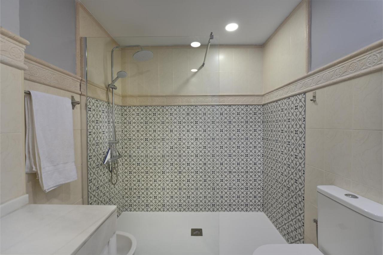 Fantastic Beachfront Apartment Estepona Bagian luar foto
