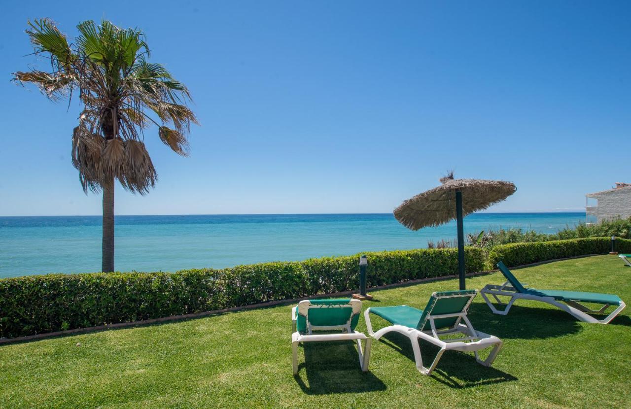 Fantastic Beachfront Apartment Estepona Bagian luar foto